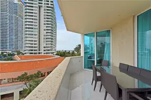 300 South Pointe Dr, Miami Beach, FL 33139 - Photo 21