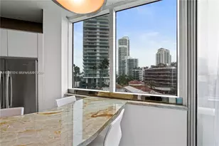 300 South Pointe Dr, Miami Beach, FL 33139 - Photo 9