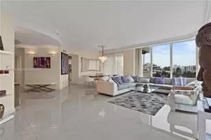300 South Pointe Dr, Miami Beach, FL 33139 - Photo 5