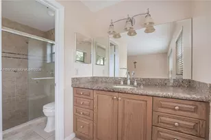 568 SW 169th Terrace, Weston, FL 33326 - Photo 5