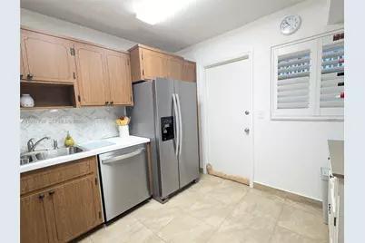 330 SE 2nd St #102E, Hallandale Beach, FL 33009 - Photo 5