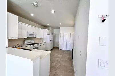 2433 Pasadena Way, Weston, FL 33327 - Photo 3