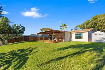 1221 NW 96th Ter, Pembroke Pines, FL 33024 - Photo 37