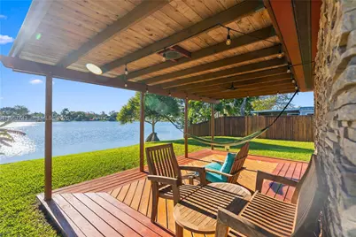 1221 NW 96th Ter, Pembroke Pines, FL 33024 - Photo 33