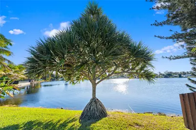 1221 NW 96th Ter, Pembroke Pines, FL 33024 - Photo 35