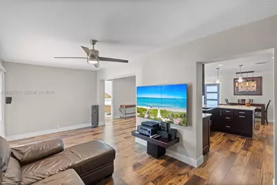 1221 NW 96th Ter, Pembroke Pines, FL 33024 - Photo 21