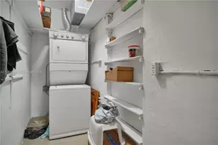 2024 NE 26th St, Wilton Manors, FL 33305 - Photo 5