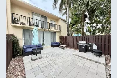 2203 NE 7th St #14, Hallandale Beach, FL 33009 - Photo 7