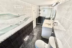 2203 NE 7th St, Hallandale Beach, FL 33009 - Photo 27