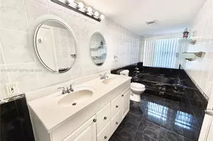 2203 NE 7th St, Hallandale Beach, FL 33009 - Photo 25