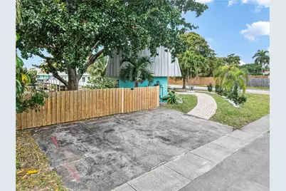 4081 NE 14th Ave, Oakland Park, FL 33334 - Photo 9