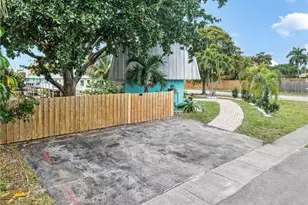 4081 NE 14th Ave, Oakland Park, FL 33334 - Photo 9