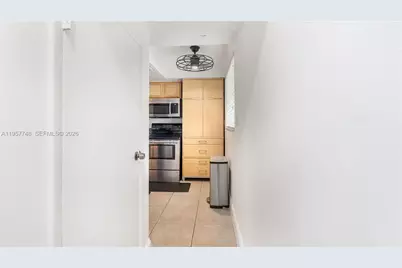 4081 NE 14th Ave, Oakland Park, FL 33334 - Photo 15