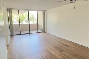 10400 SW 108th Ave, Miami, FL 33176 - Photo 5