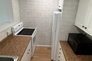 10400 SW 108th Ave, Miami, FL 33176 - Photo 5