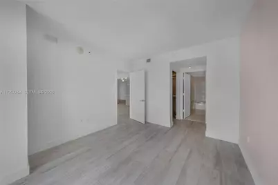 121 NE 34th St #1807, Miami, FL 33137 - Photo 11