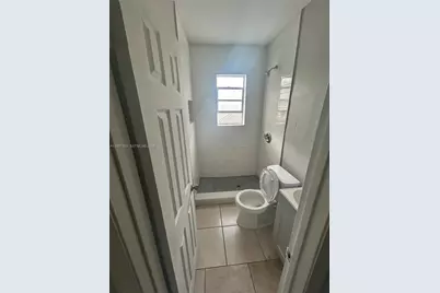 1720 NW 1st Pl #9, Miami, FL 33136 - Photo 5