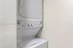 11654 NW 11th St, Pembroke Pines, FL 33026 - Photo 7