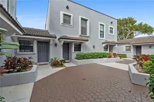 11654 NW 11th St, Pembroke Pines, FL 33026 - Photo 1