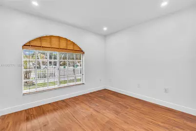 8211 NW 194th Ter, Hialeah, FL 33015 - Photo 15