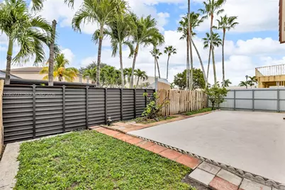 8211 NW 194th Ter, Hialeah, FL 33015 - Photo 7