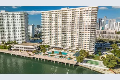 300 Bayview Dr #PH-06, Sunny Isles Beach, FL 33160 - Photo 5