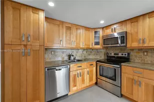 300 Bayview Dr, Sunny Isles Beach, FL 33160 - Photo 37