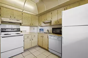 200 Ashbury Rd, Hollywood, FL 33024 - Photo 15