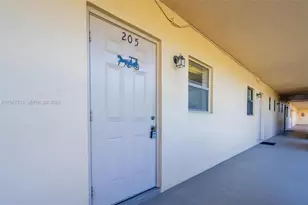 200 Ashbury Rd, Hollywood, FL 33024 - Photo 7