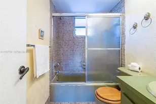 200 Ashbury Rd, Hollywood, FL 33024 - Photo 37