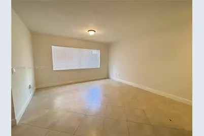 2880 Pine Tree Dr #9, Miami Beach, FL 33140 - Photo 5