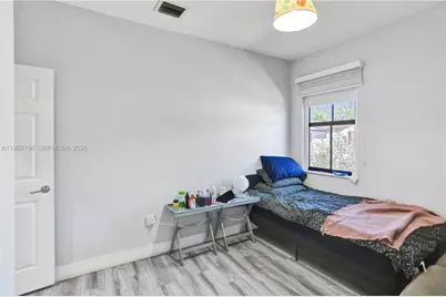 8895 NW 100th Pl, Doral, FL 33178 - Photo 33