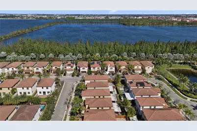 8895 NW 100th Pl, Doral, FL 33178 - Photo 49