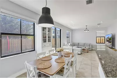 8895 NW 100th Pl, Doral, FL 33178 - Photo 17