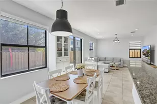 8895 NW 100th Pl, Doral, FL 33178 - Photo 17