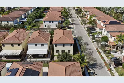 8895 NW 100th Pl, Doral, FL 33178 - Photo 45