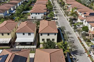 8895 NW 100th Pl, Doral, FL 33178 - Photo 45