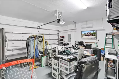 8895 NW 100th Pl, Doral, FL 33178 - Photo 35