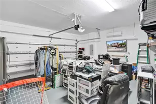 8895 NW 100th Pl, Doral, FL 33178 - Photo 35