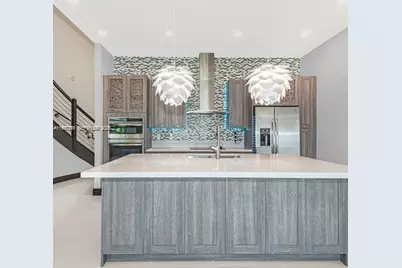 8981 NW 154th Ter #8981, Miami Lakes, FL 33018 - Photo 7