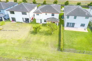 8981 NW 154th Terrace, Miami Lakes, FL 33018 - Photo 15