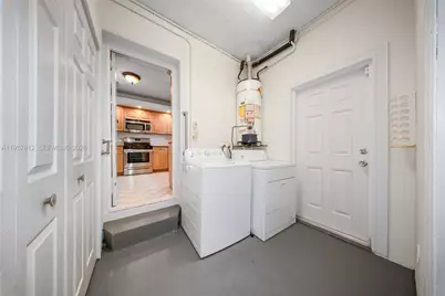 670 NE 56th St, Miami, FL 33137 - Photo 37