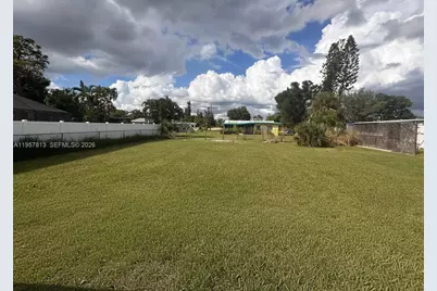 130 Virginia Ct, Englewood, FL 34223 - Photo 19