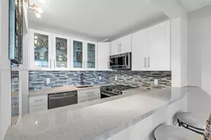 1116 E Cambridge E, Deerfield Beach, FL 33442 - Photo 1