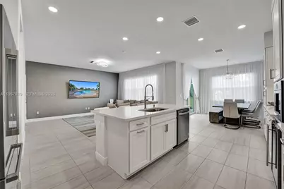 1033 Eucalyptus Dr, Hollywood, FL 33021 - Photo 11