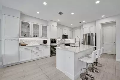1033 Eucalyptus Dr, Hollywood, FL 33021 - Photo 9