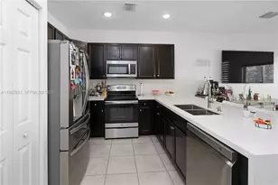 10628 W 33rd Way, Hialeah, FL 33018 - Photo 5