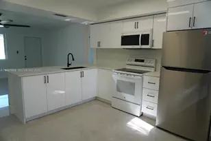 25420 SW 107th Ct, Homestead, FL 33032 - Photo 9