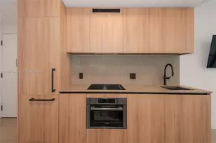 121 NE 5th, Miami, FL 33132 - Photo 9