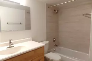 7225 Miami Lakes Dr, Miami Lakes, FL 33014 - Photo 17